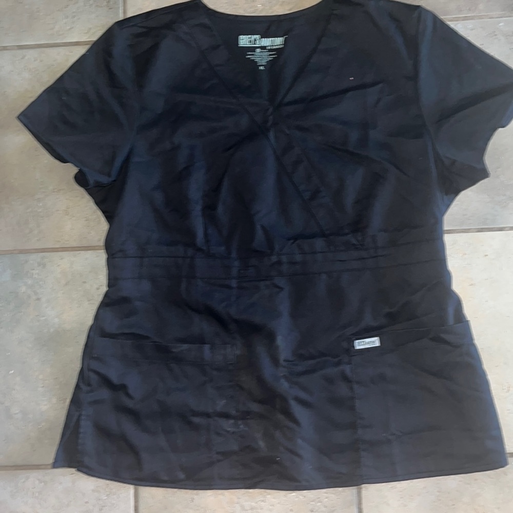 Scrubs top in black